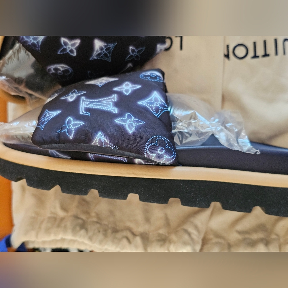 Louis Vuitton Pillow Pool Sandal Size EU40=10US Blue Black - Picture 12 of 16